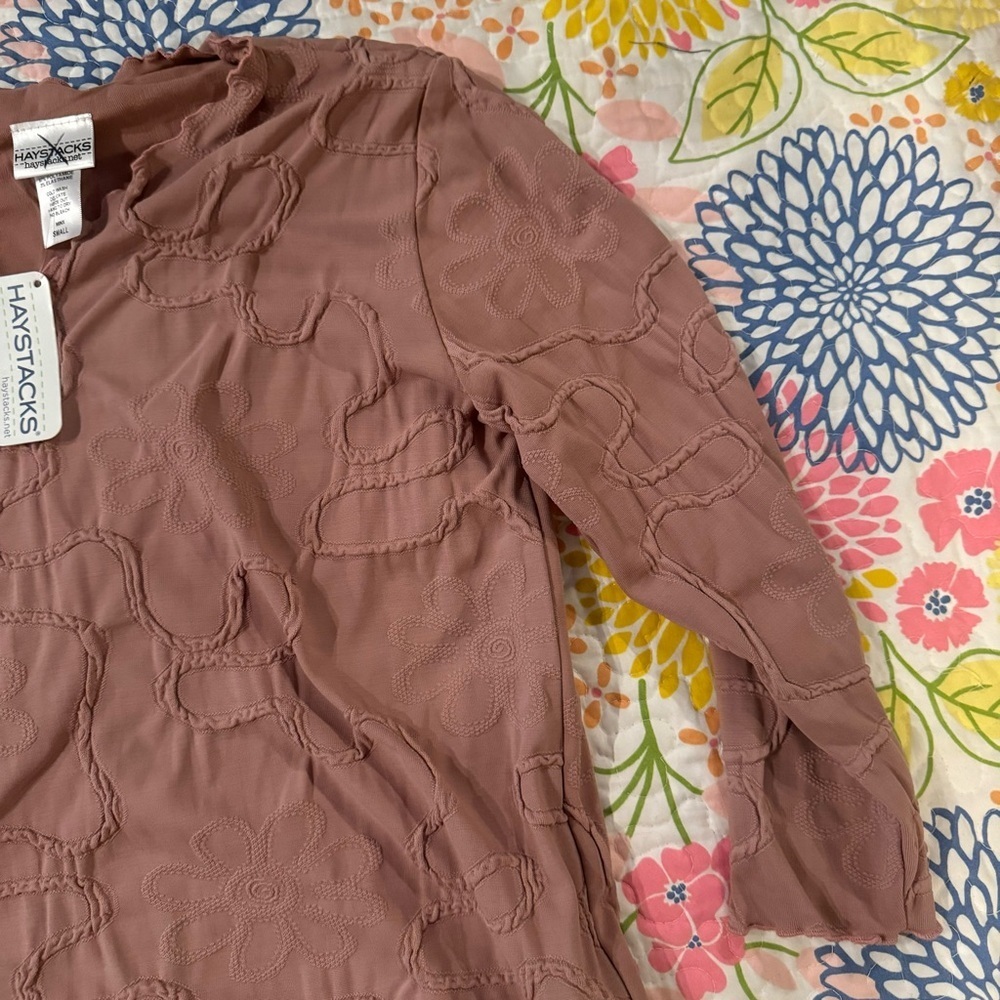 NWT small haystacks 3/4 sleeve top - Picture 3 of 3